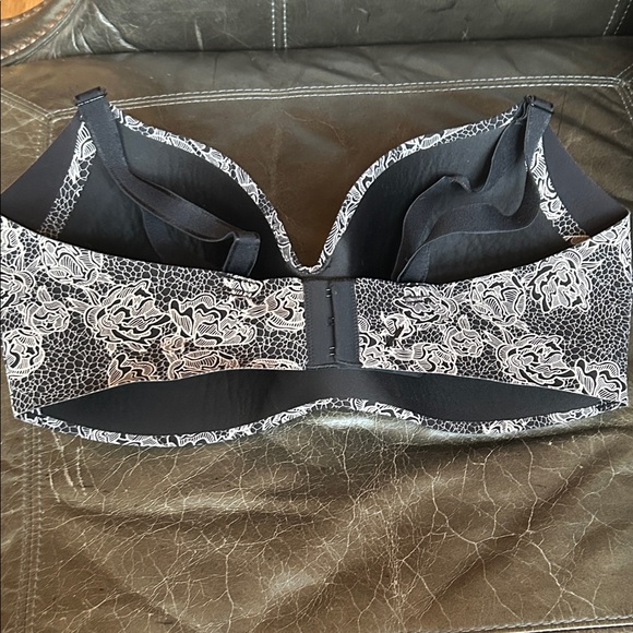 Seamless/Wireless Floral Lace Print Women's Bra - Black and White - Picture 7 of 7